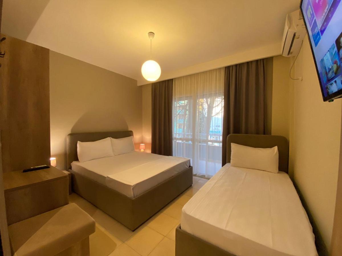 Rumar Hotel Durres Bagian luar foto