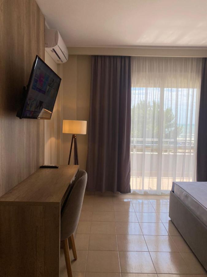 Rumar Hotel Durres Bagian luar foto