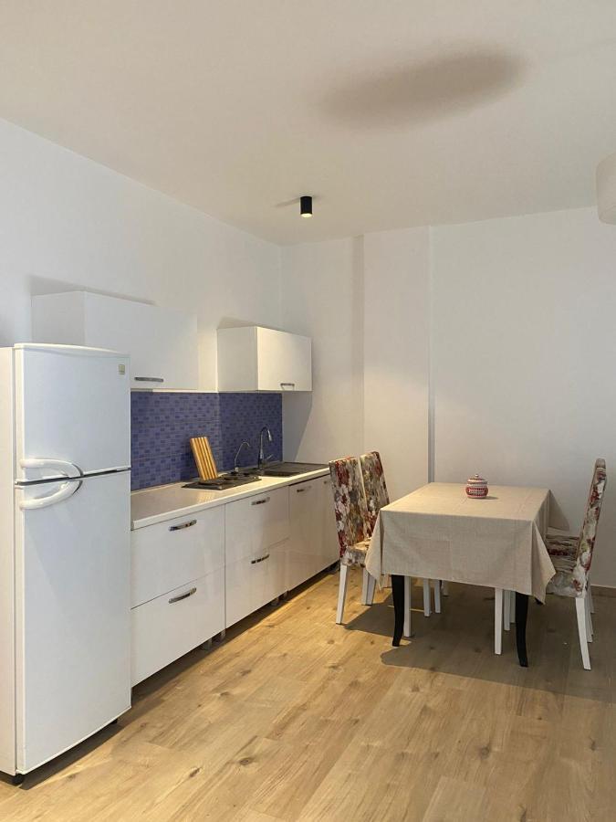 Rumar Hotel Durres Bagian luar foto
