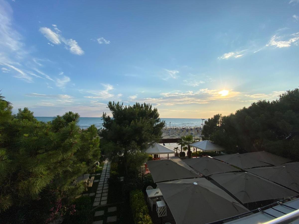 Rumar Hotel Durres Bagian luar foto