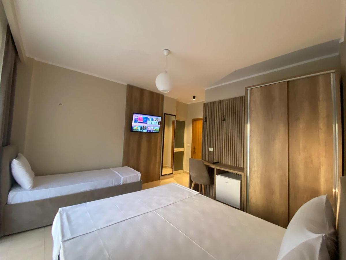 Rumar Hotel Durres Bagian luar foto