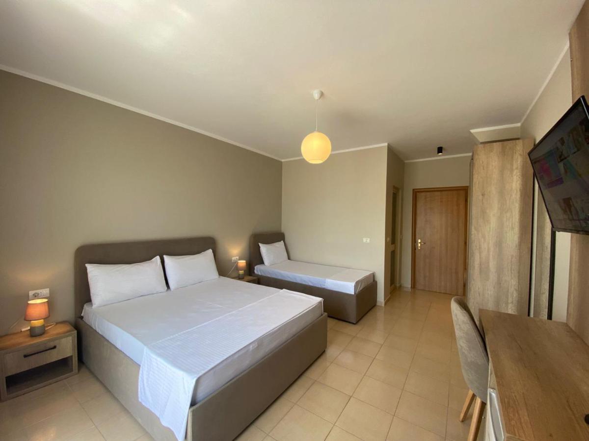 Rumar Hotel Durres Bagian luar foto